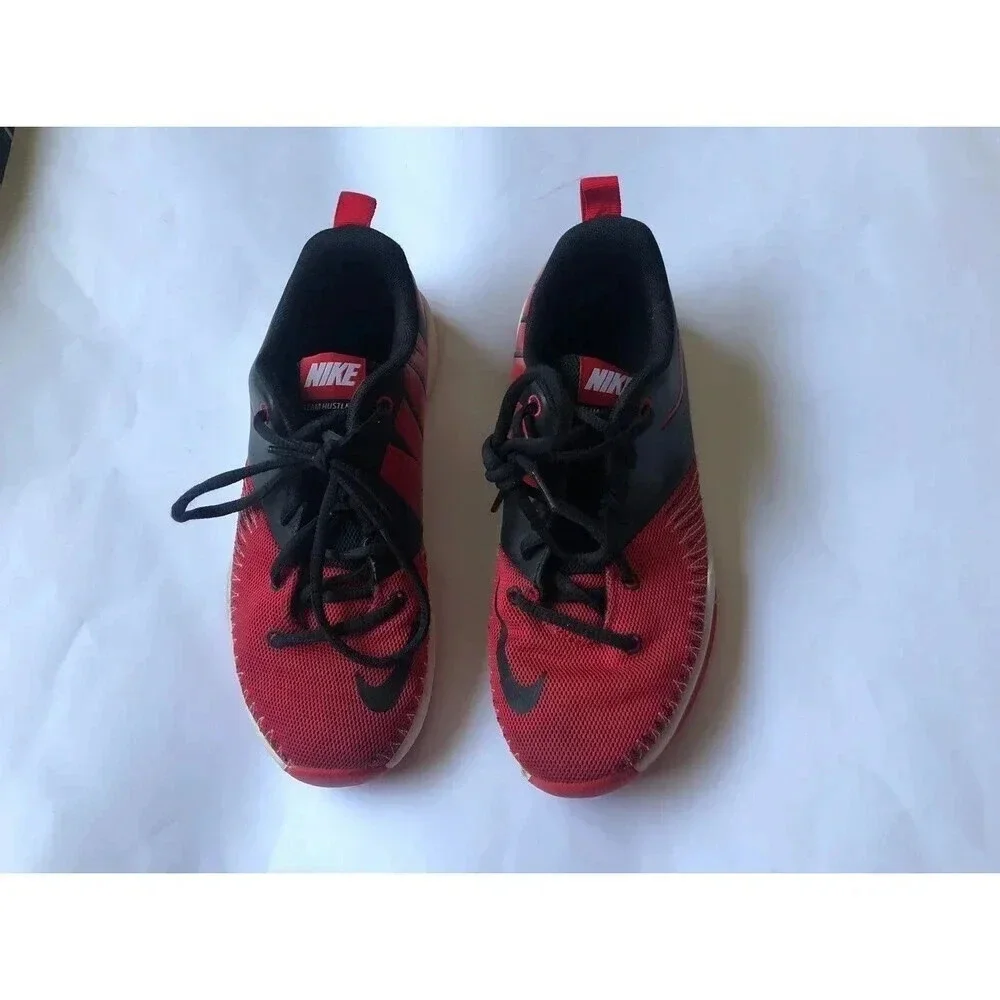 Nike boys shoes sz 6Y